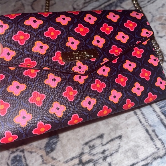 Trina Turk Wallet on a chain - Picture 3 of 5